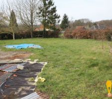 Apr&egrave;s n&eacute;gociation, nous allons une petite parcelle d'un peu moins de 400m&sup2;. Signature du compromis de vente courant mai 2016. &Ccedil;a nous permettra d'effectuer plus simplement l'&eacute;pandage des eaux pluviales.