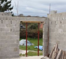 Linteaux de la porte annexe du garage (ouverture d'1,5m)