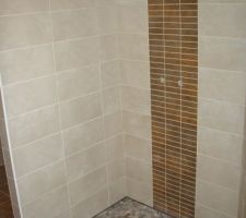 Salle de bain : coin douche italienne