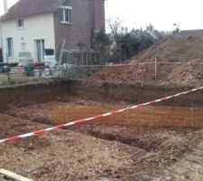 Ca y est ! ca creuse pour les fondations