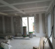 Les cloisons sont en cours de posent !