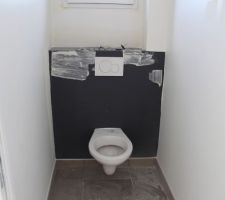 Etage - WC suspendu et plaque Geberit Samba blanche