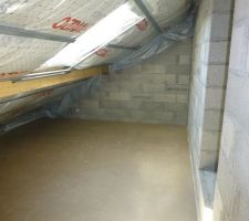 Le grenier "chambre d'ami" avec son plancher