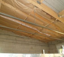 Début de l'isolation du plafond
