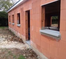 Pose des appuis de fen&ecirc;tres