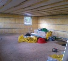 60 mètre carré! trois chambre une salle de bain un toillette et une mezzanine pour les enfants