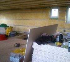 60 mètre carré! trois chambre une salle de bain un toillette et une mezzanine pour les enfants