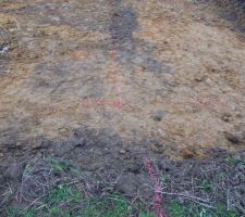 Tra&ccedil;age des fondations