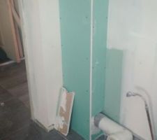 On n'a masquer le tuyaux wc