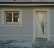 Porte entrée qui sera peinte en gris anthracite.