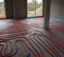 Chauffage au sol. Partie salle à manger et salon