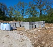 Arrivée des matériaux pour la montée du vide sanitaire !