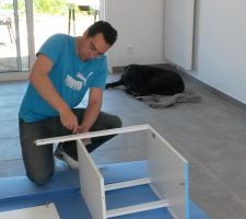 Montage du meuble vasque de la salle d'eau