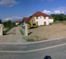 Vue d'ensemble avec la maison voisine en plein terrassement aussi