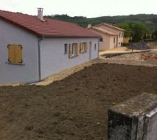 Accès autour de la maison fini !!!