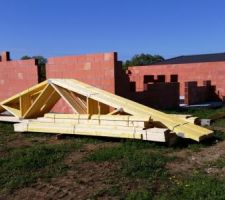 La charpente, déposée le 29 avril sur le chantier