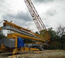 Le début du dépliage de la grue
