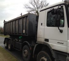 L'arriv&eacute;e du camion du terrassier