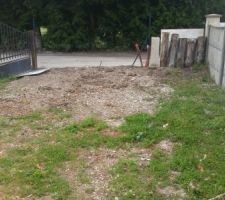 Enfin nous avons notre terrain :) maintenant il reste &agrave; couper les arbres et &ccedil;a promet de longs week-ends.