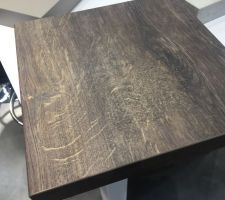 Commande de la cuisine faite chez But ! Reception dans un mois!!! J'ai du retourne chez BUT pour changer le plan de travail et les joues! J'avais choisi la couleur Terra noir en 2015 mais n'existant plus en 2016 j'ai du changé pour Decor écorce de chêne. Avec les facades rouges bordeaux ca va bien rendre aussi!!! Trop hate d'y etre