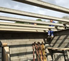 Pose des poutrelles du garage