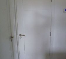 Porte laqu&eacute;e fin de chantier