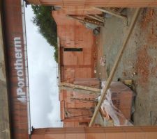 Les volets roulants seront int&eacute;gr&eacute;s &agrave; la ma&ccedil;onnerie