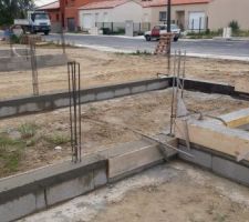 Les coffrages. L'étude de sol nous contraint à mettre un plancher porté sur terrasse et garage, il y aura des hourdis partout!