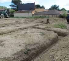 Vue angle nord-est du garage vers sud-ouest.