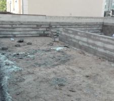 Attente du s&eacute;chage pour poser poutrelles de support plancher Rez-de-chauss&eacute;e