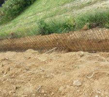 Et c'est parti pour le mur de soutènement y a du travail