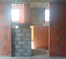 Muret agglos 20 à l'entrée