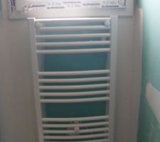 Le radiateur dans ma salle de bain.