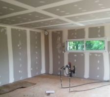 Joints des placo termin&eacute;s.