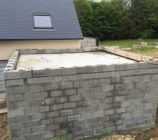 Dalle coulee + bordures posees