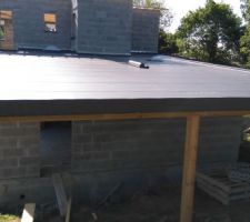 Vue du toit du garage et carport