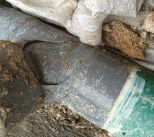 Drain cassé à cause des éboulements de terre