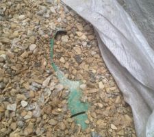 Drain cassé à cause des éboulements de terre