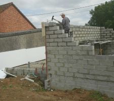 élévation des murs suite... et coulage de la dalle du garage