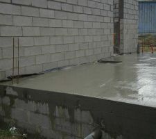 &eacute;l&eacute;vation des murs suite... et coulage de la dalle du garage