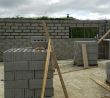 &eacute;l&eacute;vation des murs suite... et coulage de la dalle du garage
