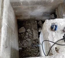 Destruction de l'escalier béton