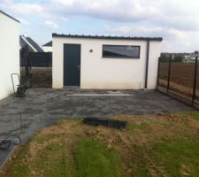 Terrassement pour pose pavé 37m2 devant abri de jardin