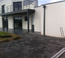 Terrassement pour pose pavé 37m2 devant abri de jardin