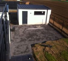 Terrassement pour pose pav&eacute; 37m2 devant abri de jardin