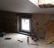 Cloisonnement d'une chambre et d'un espace ouvert "bureau"