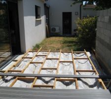 Construction de la terrasse sur plots bétons et lambourdes