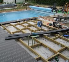 Construction de la terrasse sur plots bétons et lambourdes