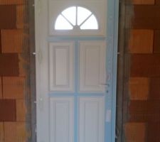 Porte d'entrée vue de l'intérieur