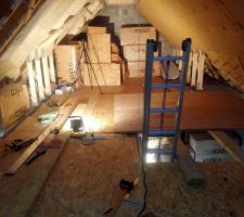 Isolation des combles en fibre de bois et mise en place du plancher OSB3